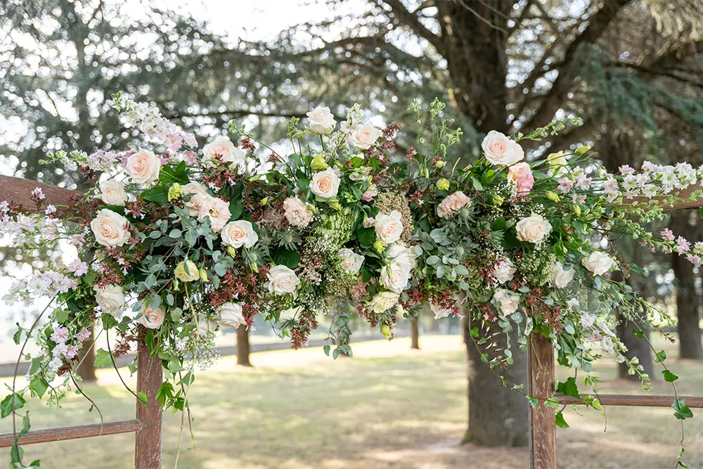 arche-florale-ceremonie-mariagr-aveyron